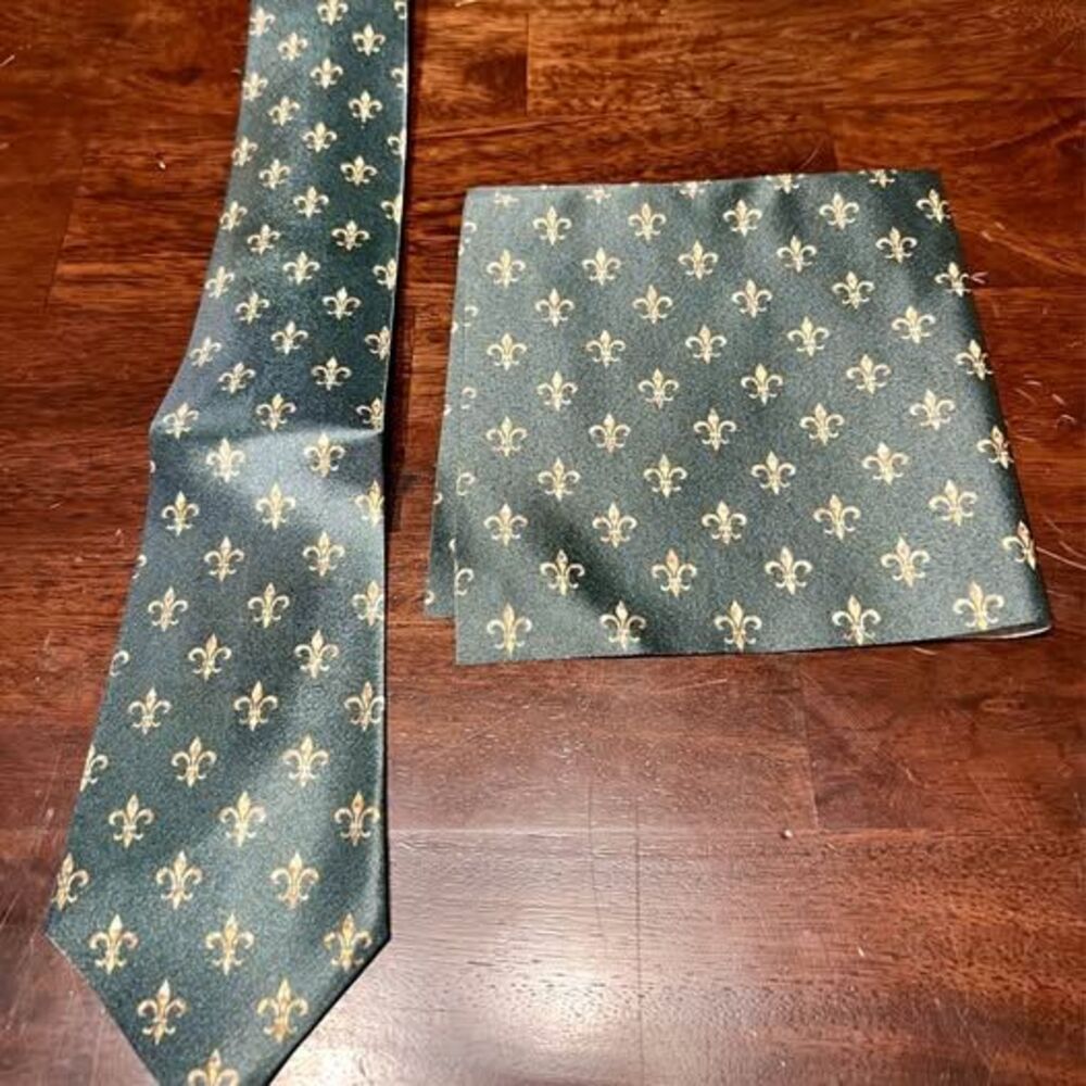 Men's Green Fleur De Lis Tie & Pocket Square Set Gold Floral Necktie New